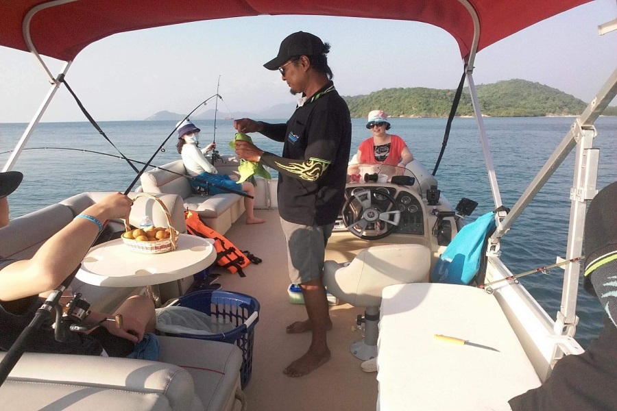 Круизы и рыбалка с южного побережья Самуи на лодке-понтоне, остров Самуи, Таиланд
